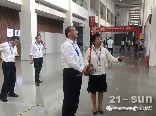 慶祝新中國(guó)創(chuàng)建70周年工油炸出產(chǎn)線程呆板行業(yè)后果展在京審慎進(jìn)行